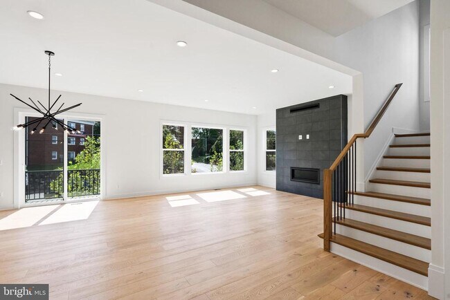 Photo - 841 N Manchester St