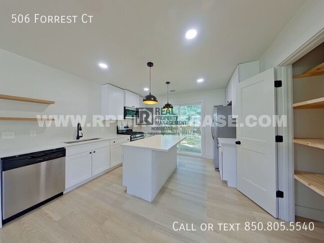 Photo - 506 Forrest Ct