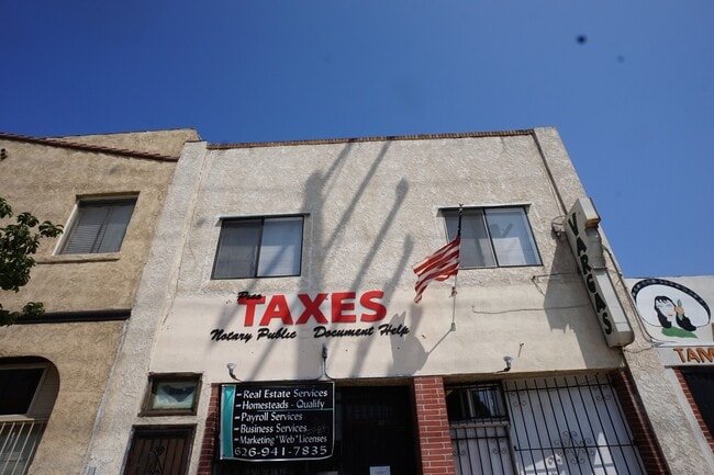 Building Photo - 4604 Durfee Ave Unit 1