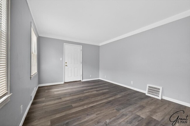 Photo - $1200 2 bedroom ranch