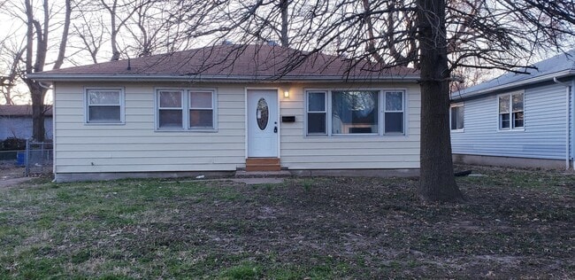 Photo - 805 Otto St House