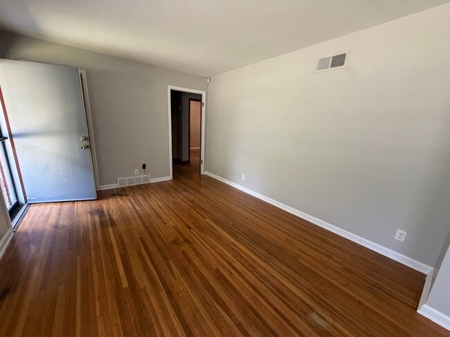 Photo - 1461 Woodston Rd