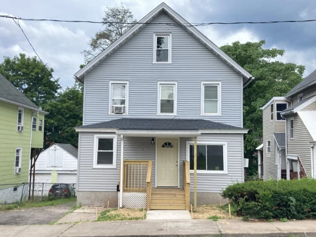 Photo - 207 E Main St Unit 1