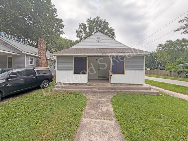 Photo - Updated 6 Bedroom Home!