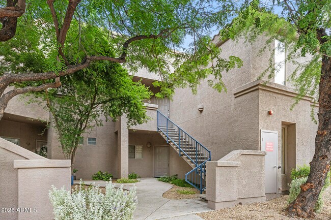 Building Photo - 11680 E Sahuaro Dr Unit 2017