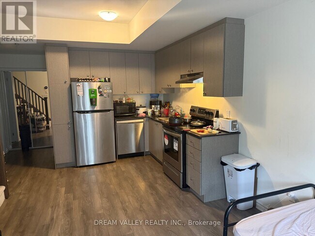 Photo - 2789 Eglinton Ave E