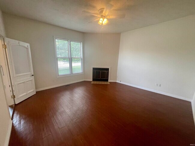 Photo - 200 E 2nd St