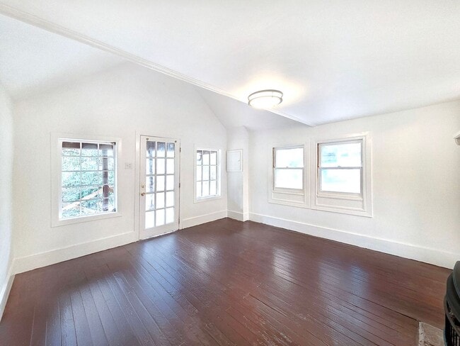 Photo - Hidden Gem: Adorable 1BR Cabin in Druid Hills