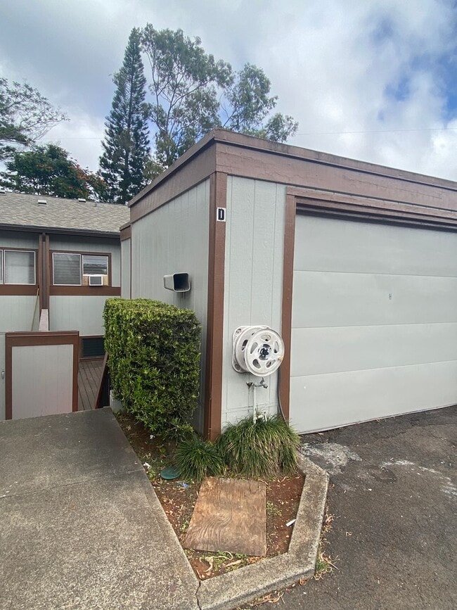 Building Photo - Aiea Gem - This won't last long on the market!