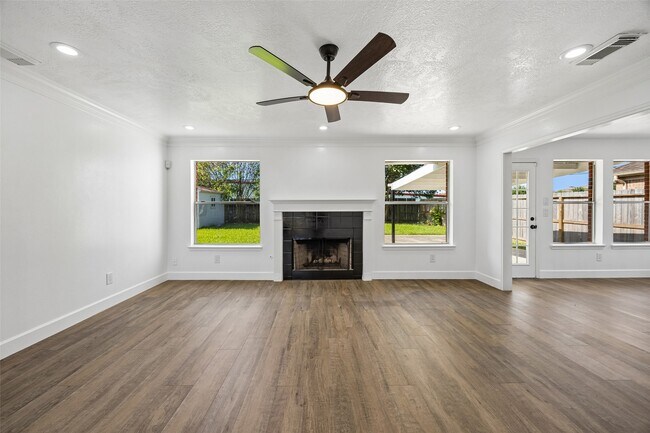 Photo - 23527 Cansfield Way