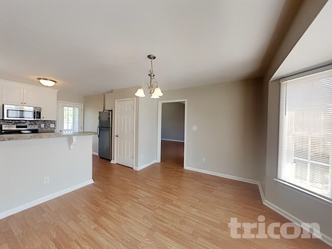 Photo - 51 Bear Oak Dr