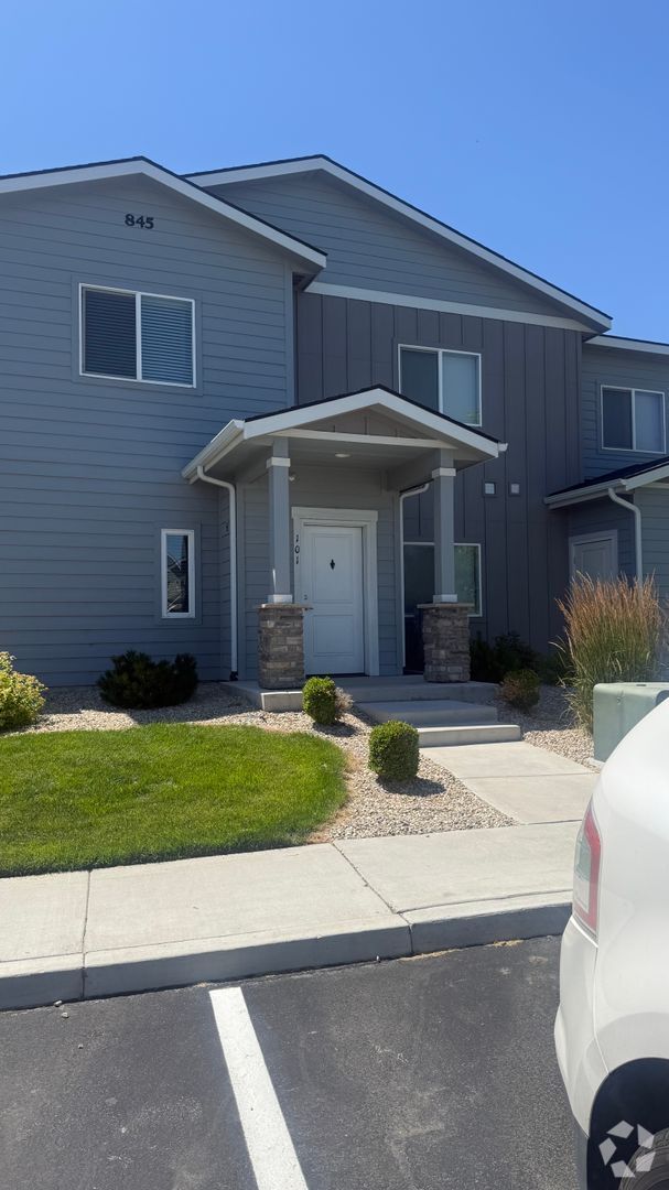 Building Photo - WELCOME TO SUNBEAM TOWNHOMES