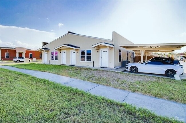 Duplex - 3119 Scotland Dr Unit 2