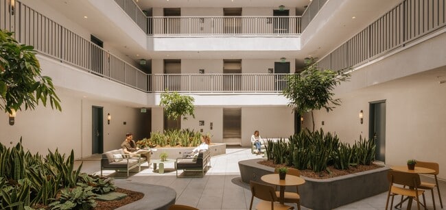 Building Photo - The Santa Monica Collection - 501 Broadway