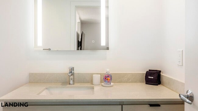 Photo - 707 S Farmer Ave Unidad 4028