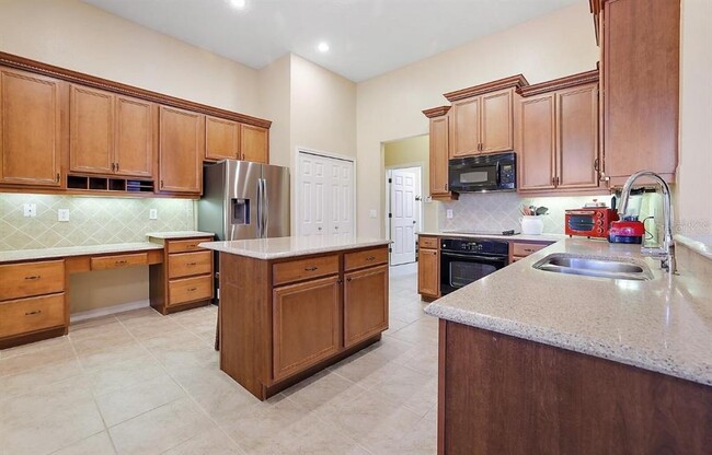 Photo - 105 E Blue Water Edge Dr House