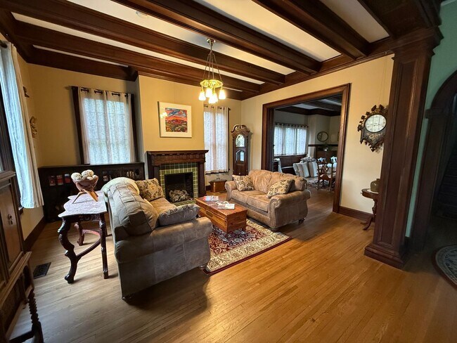 Photo - 2021 Rivermont Ave Unit B