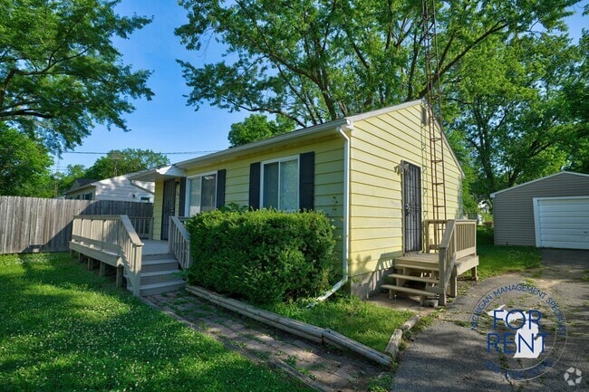 Building Photo - 3062 Walton Ave Rental