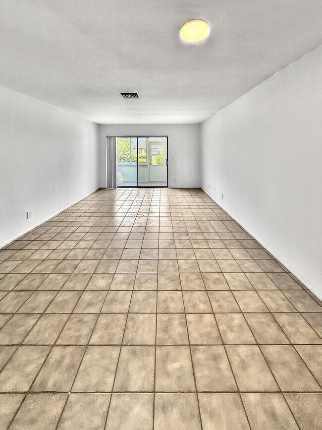 5263 Cresthaven Blvd Unit A
