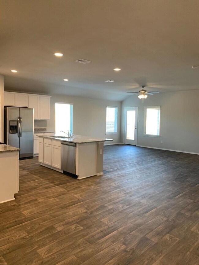 Photo - 22730 Busalla Trail