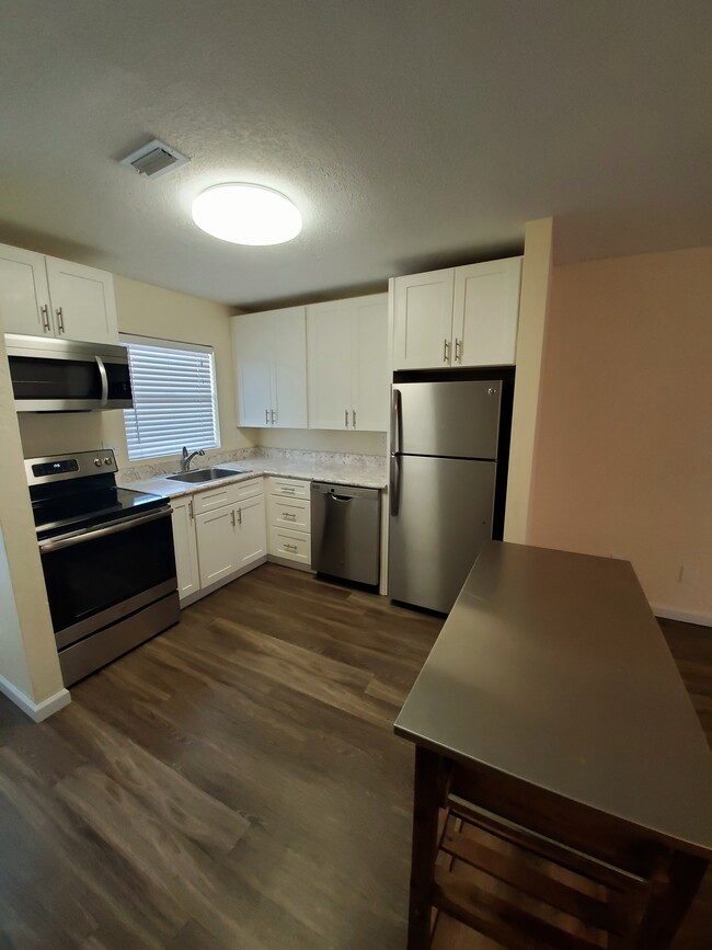 Photo - Beachside Apartments