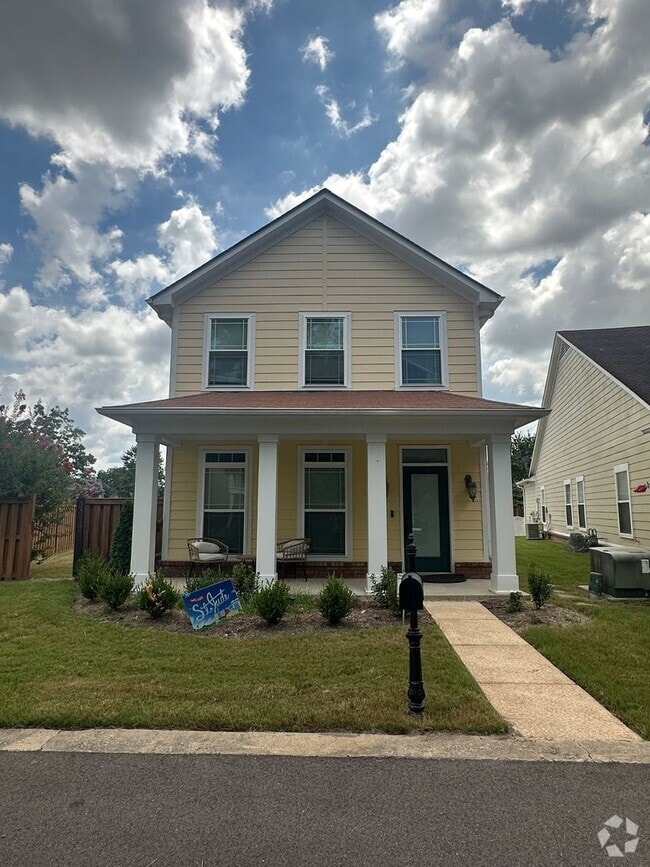 Building Photo - 2BD/2.5BA Home Located in Harbor Town!