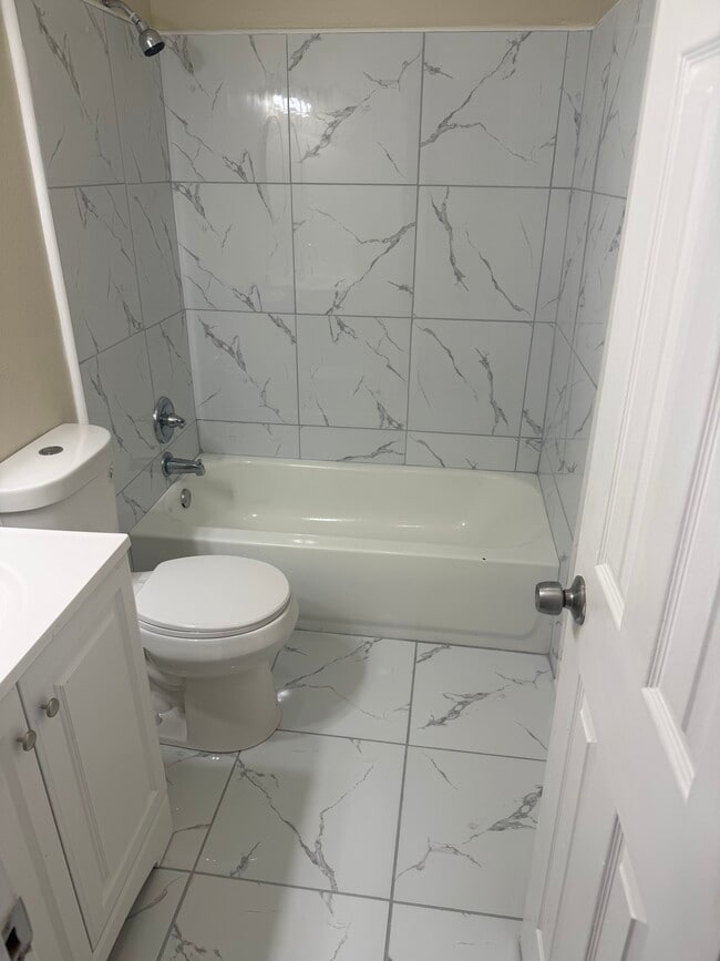 Building Photo - 2620 Angelique Dr Unit A