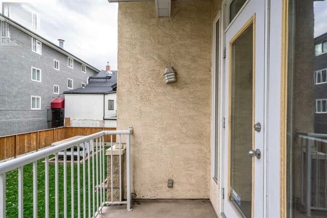 Photo - 1410 2 St SW Unit 2-Bed