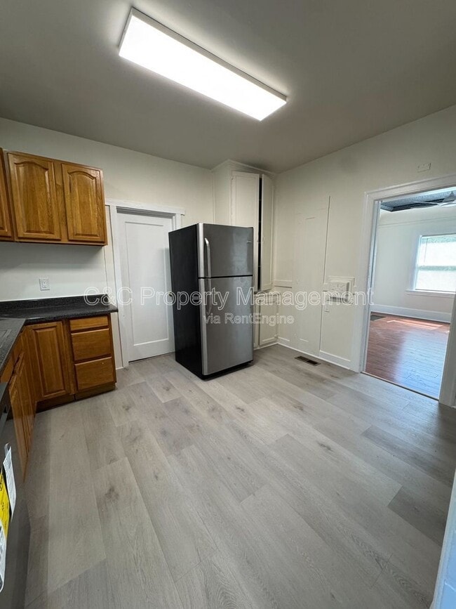 Photo - 1140 West St