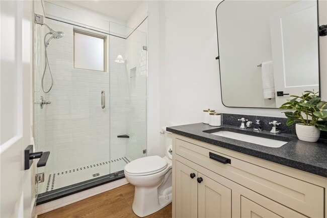 Building Photo - 267 E 11th St