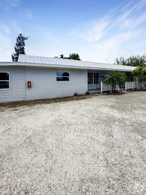 Building Photo - 15206 Stringfellow Rd Unit 2 Rental