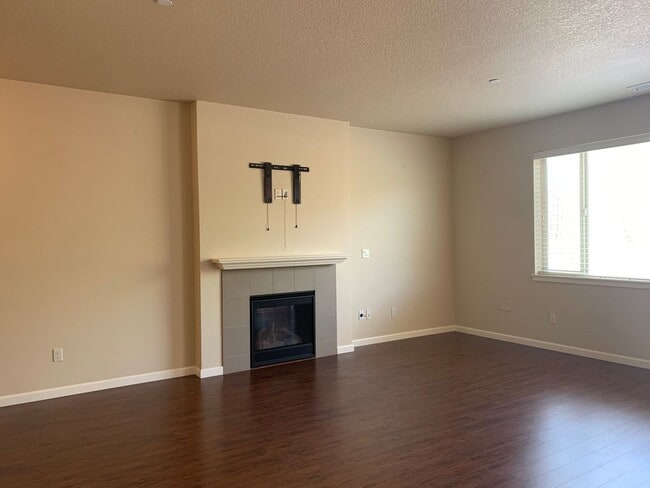 Photo - Beautiful Craftsman Style Home! 2 Car Garage! Gas Fireplace and Granite Counter Tops! Attached Ga...