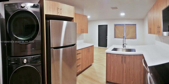 Photo - 4555 NW 14th Ave Unidad 4555