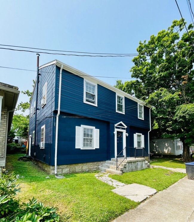 Building Photo - 221 W Todd St Unit 2