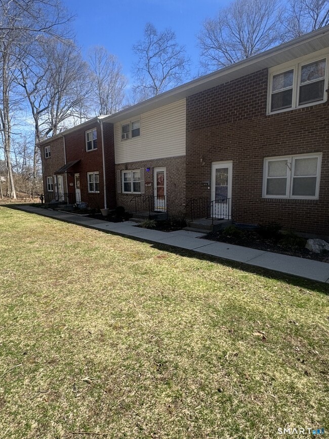 Building Photo - 124 Lakeside Dr Unit 109
