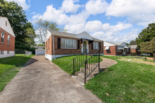 Photo - 7821 Morganford Rd