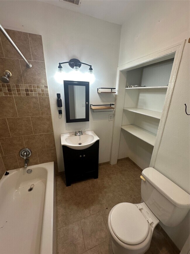 Photo - 10715 Hillman Dr
