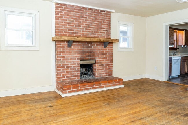 Photo - Large 3 bedroom 2 bath house