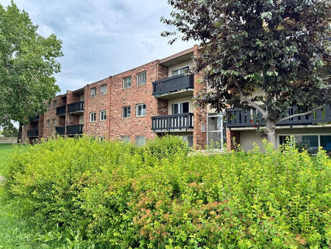 Building Photo - Confederation Park Apartments I & II