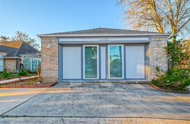 Photo - 13102 Richmond Ave.