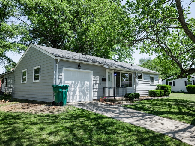 Photo - 8 Crestview Dr