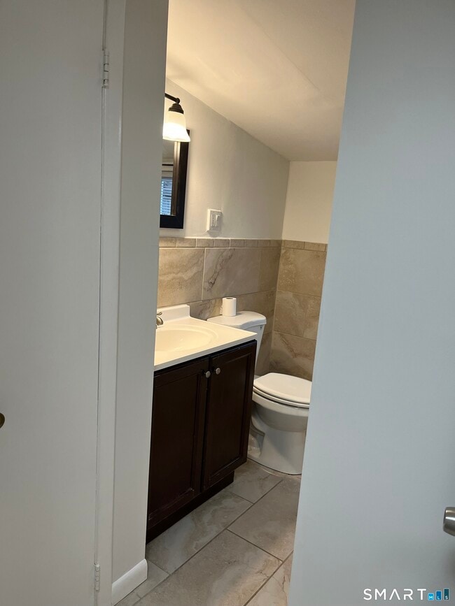 Photo - 657 Naugatuck Ave