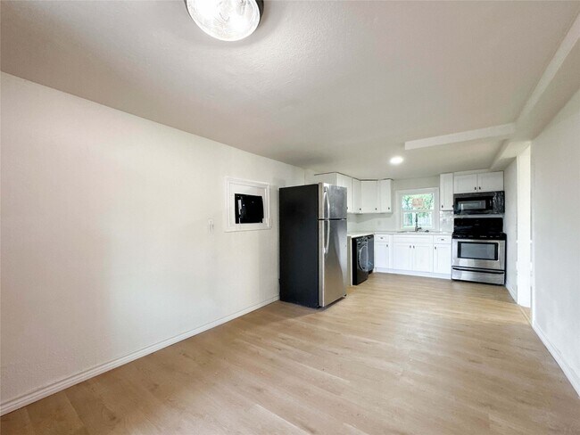 Photo - 705 Texas Ave