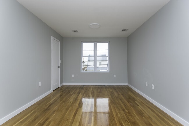 Building Photo - 8610 Newkirk Ave Unit 1