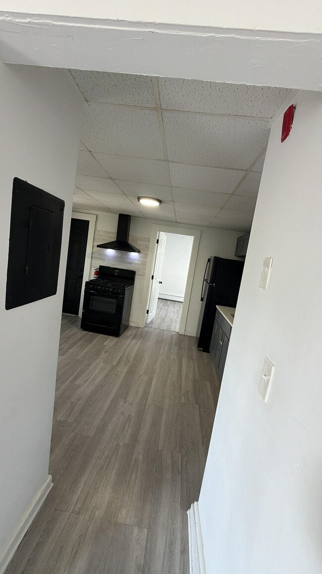Building Photo - 66 Broadway Unit 3L