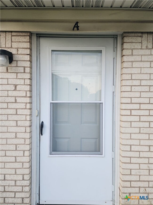 Building Photo - 405 Robertson Ave Unit A