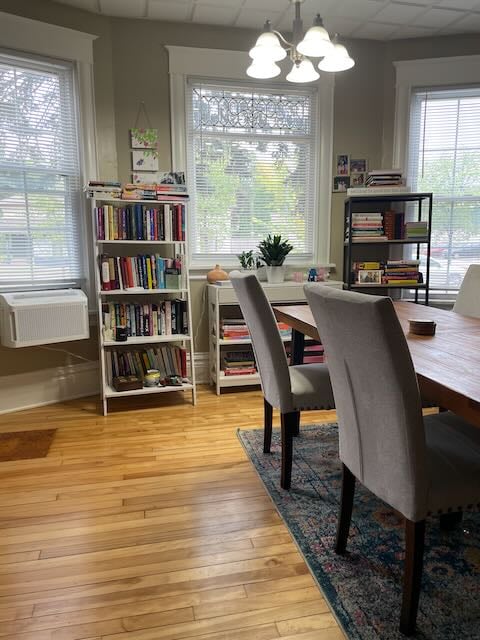 Photo - 1500 W 31st St