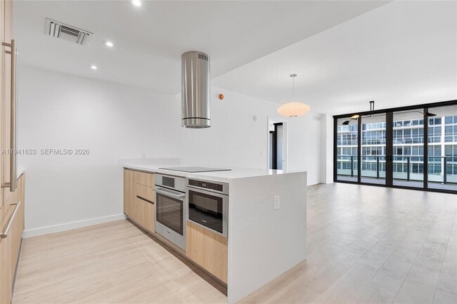 Photo - 9901 W Bay Harbor Dr Unit 402