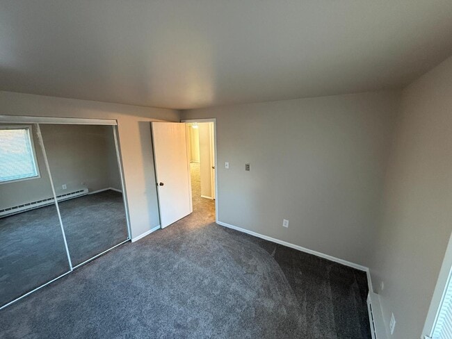 Photo - 591 Coyne St