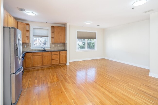 Photo - 528 47th St Unit 3C